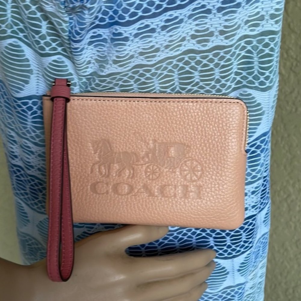 Coach Corner Zip Wristlet In Colorblock With Horse And Carriage - Picture 15 of 16